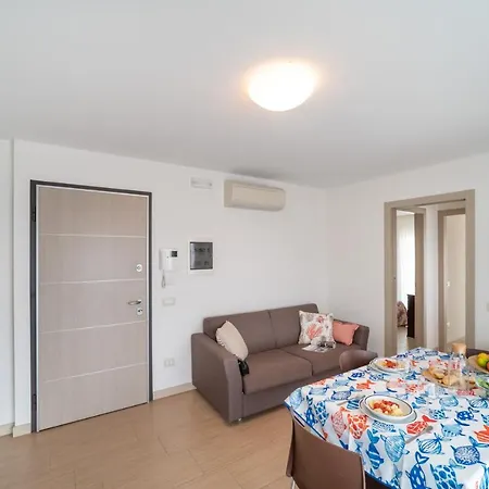 Super Villaggio Planetarium One Bedroom Sleeps 4, Num1 Lägenhet Bibione