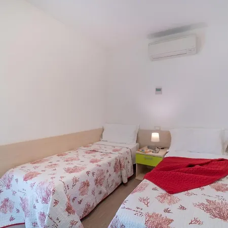 Super Villaggio Planetarium One Bedroom Sleeps 4, Num1 Lägenhet *