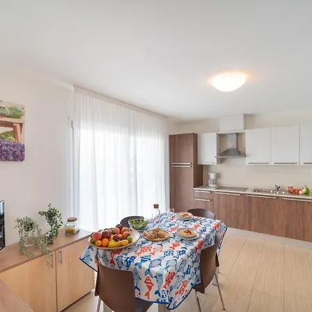 Super Villaggio Planetarium One Bedroom Sleeps 4, Num1 Lägenhet *