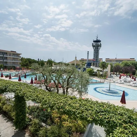 Super Villaggio Planetarium One Bedroom Sleeps 4, Num1